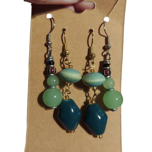 2 Pair Dangle Earrings Light Green & Dark Green/Turquoise - Picture 1 of 7
